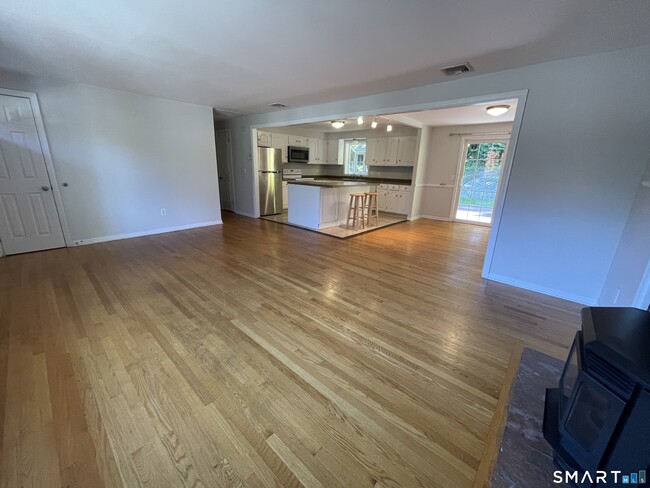 Building Photo - 85 Brentwood Dr