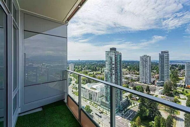 Photo du bâtiment - 13495 Central Ave