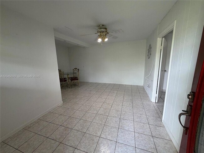 Foto del edificio - 4935 SW 101st Ave