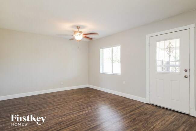 Foto del edificio - 4643 W Mountain View Rd