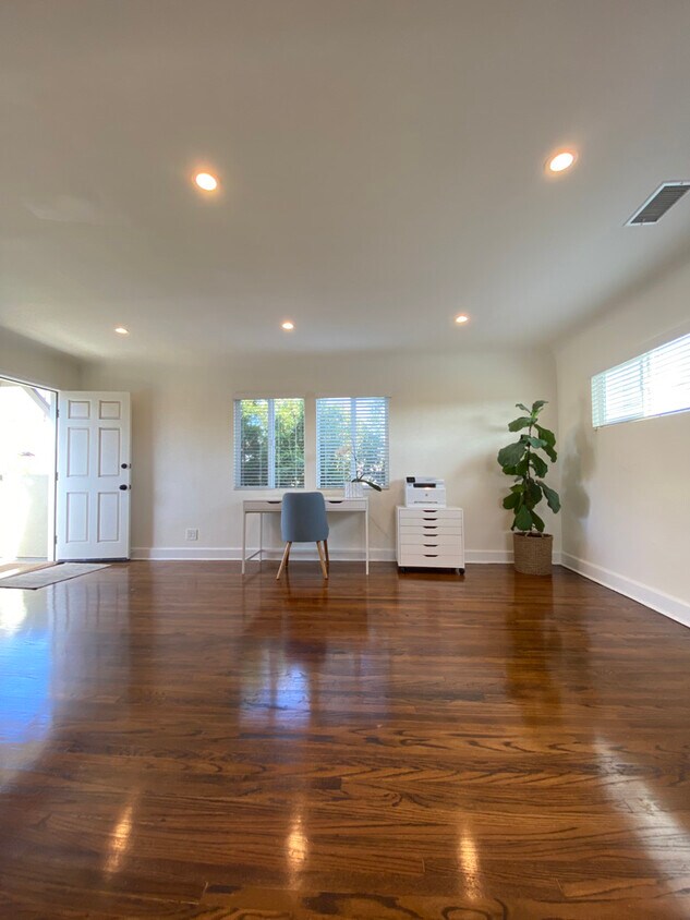 Living Room - 5712 Airdrome St
