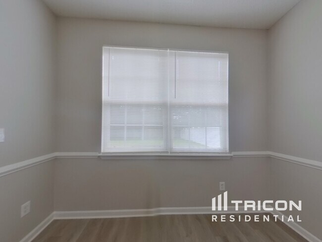 Foto del edificio - 9043 Sanders Creek Ct