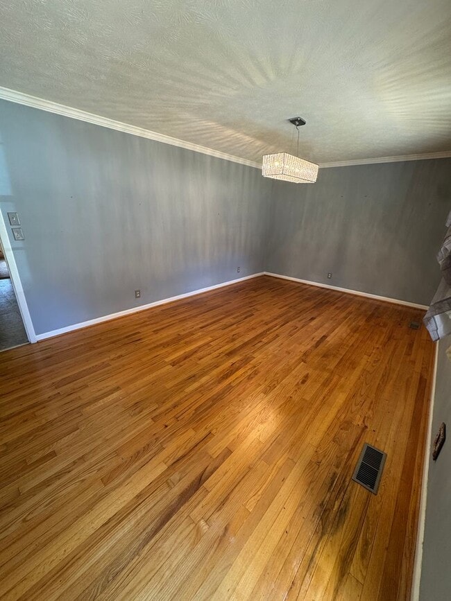 Building Photo - 6304 Sherwood Dr