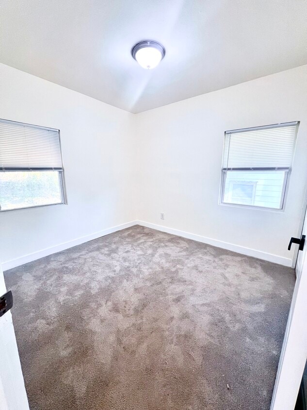 Primary Photo - 5215 58th Ave
