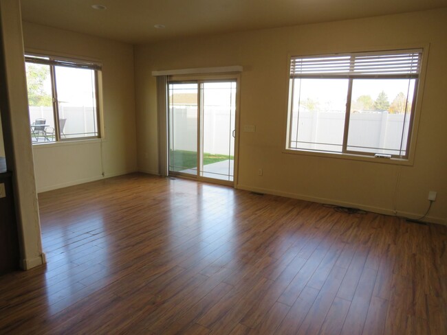 Foto del edificio - 3 Bedroom/ 3.5 Bathroom Townhome in the He...