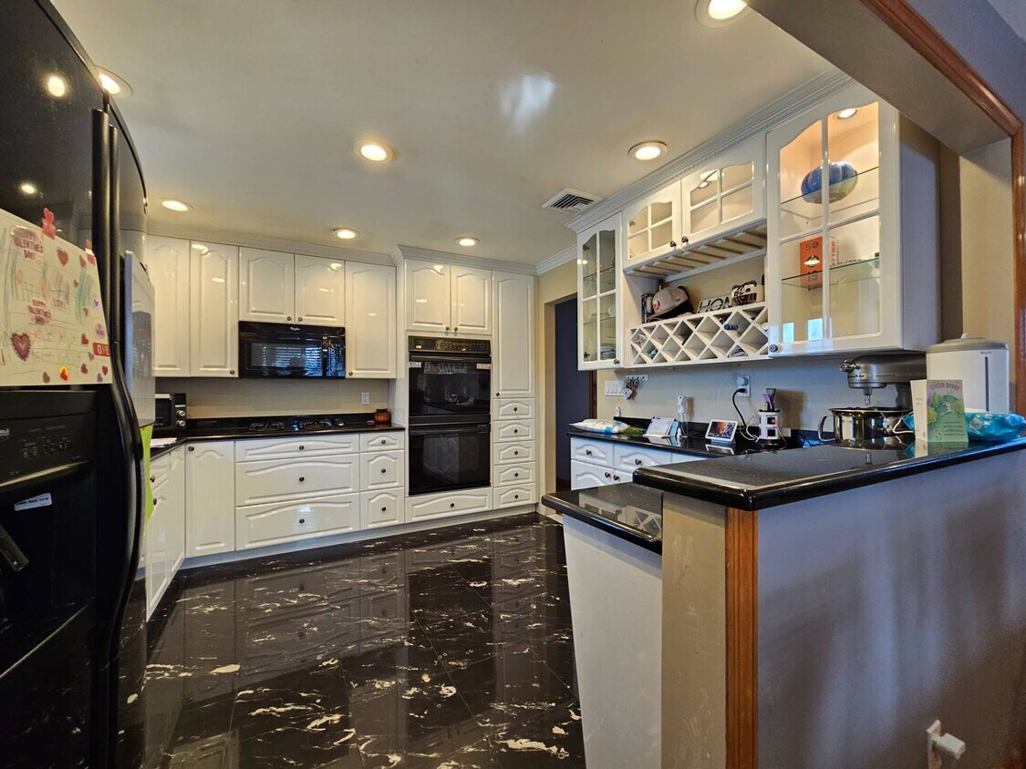 Primary Photo - 2404 Rugby St