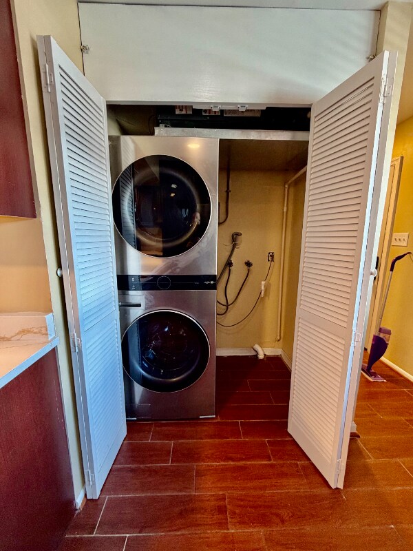 Foto del edificio - 4013 Parkwood Ct