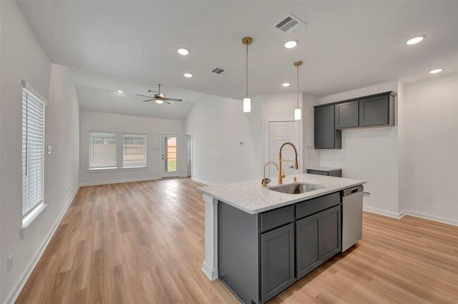Building Photo - 32510 Lantana Flds Rd