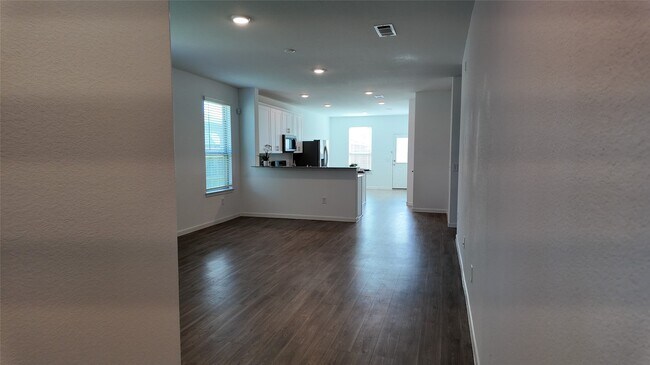Foto del edificio - 1328 Bright Hl Dr