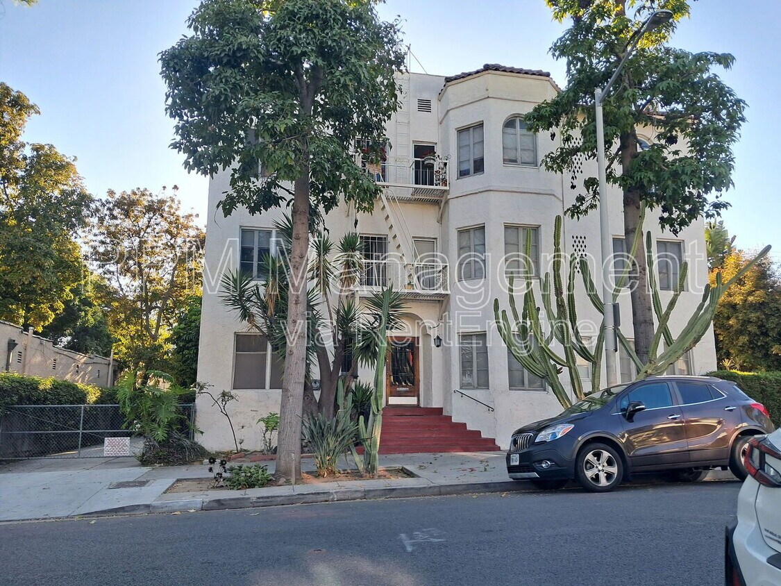Foto principal - 1201 N Orange Grove Ave