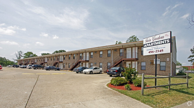 Building Photo - Twin Gardens Apartments