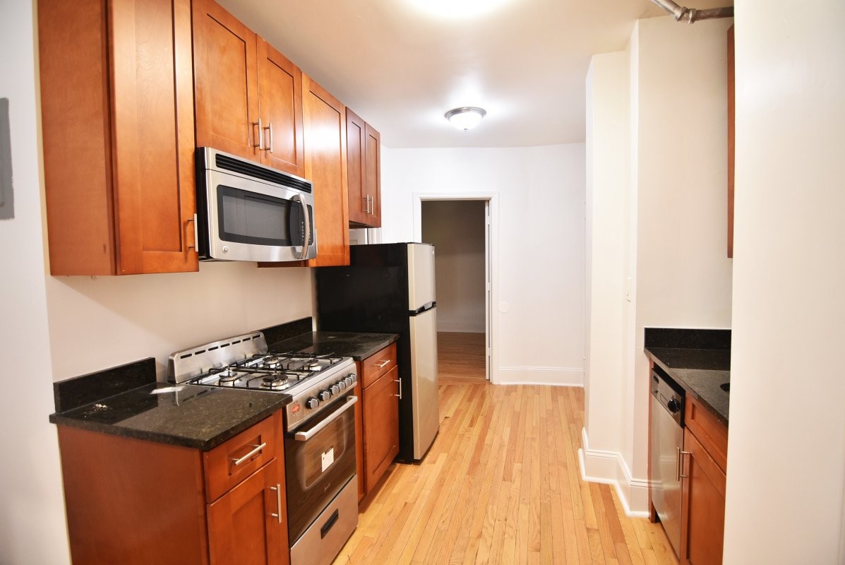 Primary Photo - 562 W 174th St