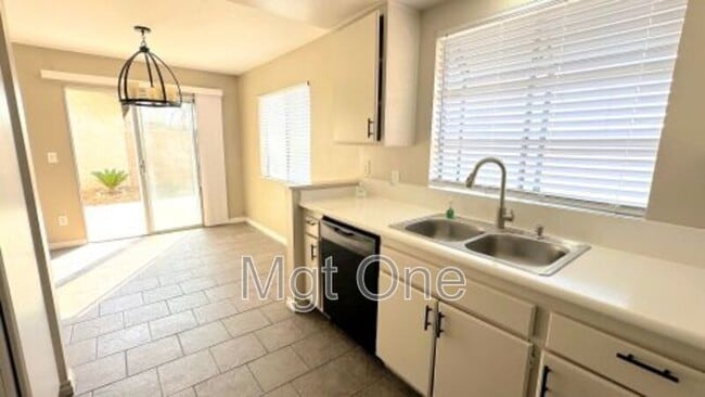 Foto del edificio - 15763 Paine St