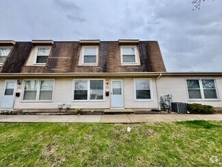 Building Photo - 1681 Queensbury Cir