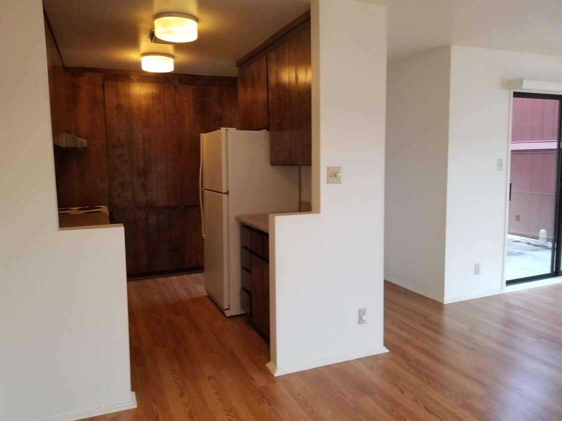 Primary Photo - 1099 Noe St