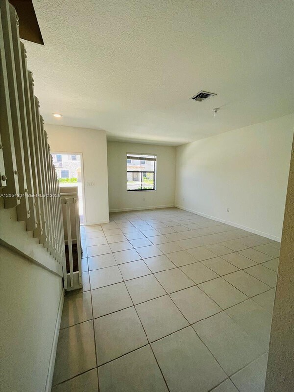Building Photo - 10124 SW 228th Ln