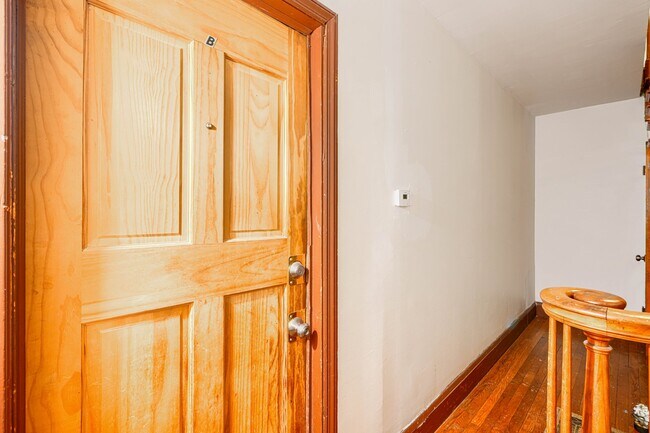 Foto del edificio - 4041 Wilkens Ave