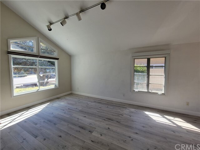 Building Photo - 14 Wickland