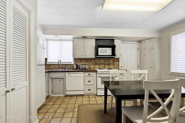 Foto del edificio - 807 N Irving Ave