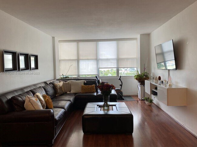 Foto del edificio - 7441 Wayne Ave