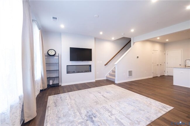 Building Photo - 9233 Magellan Pkwy