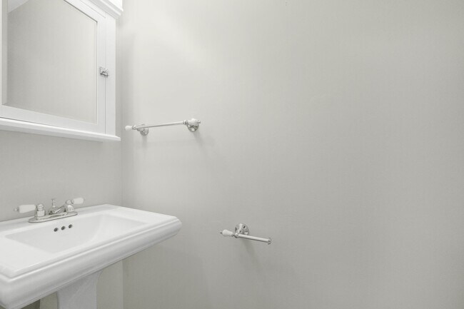 Foto del edificio - Amazing 3 BR/2.5 BA Townhome in Columbia!