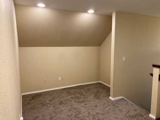 Upstairs Landing - 11304 S Locust Ave