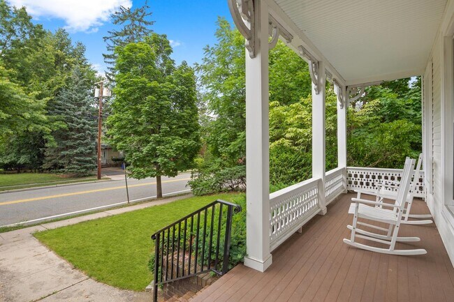 Foto del edificio - 290 Harrington Ave