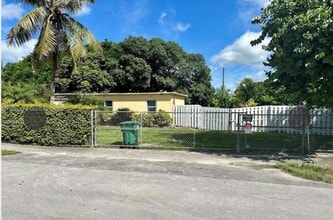 Building Photo - 15445 Hayes Ln