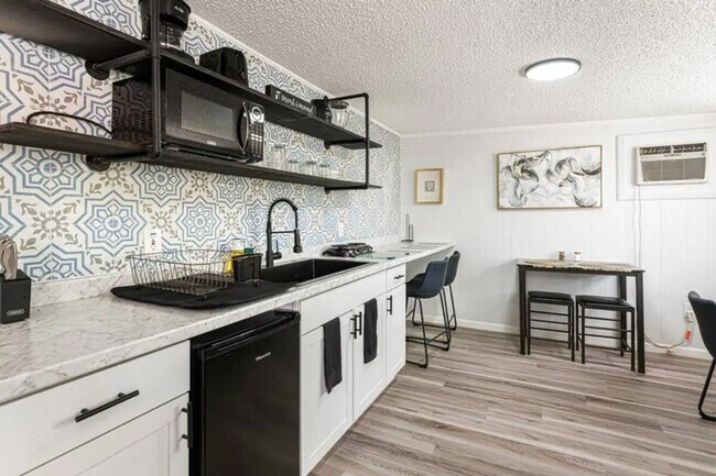 Building Photo - 1204 County Road 431-SI ID1094199P