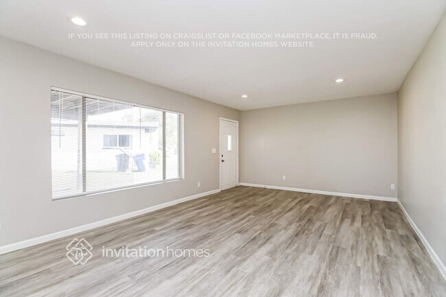 Foto del edificio - 2458 E Alpine Ave