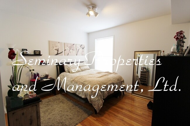 Interior Photo - 3453-55 N Bosworth