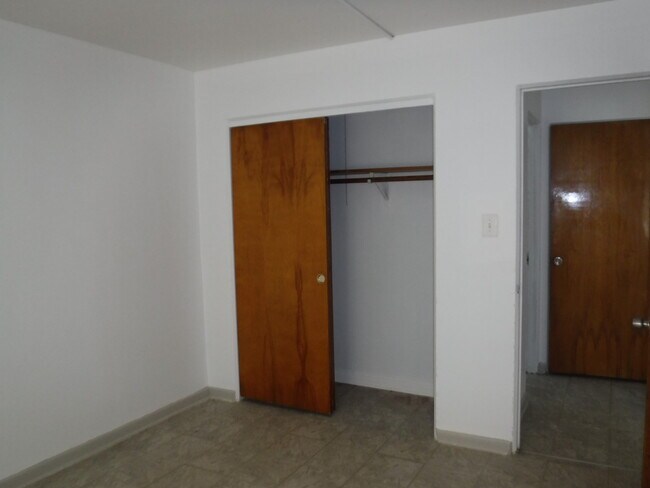 Habitación - 84th Place & Ingleside