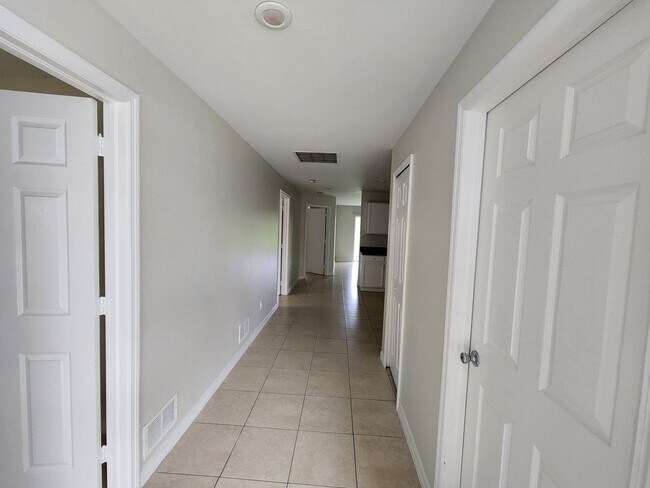 Photo - 5013-5015 Locke Ln Apartment