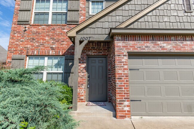Building Photo - Beautiful 3 Bedroom, 2.5 Bath Home in Jenks