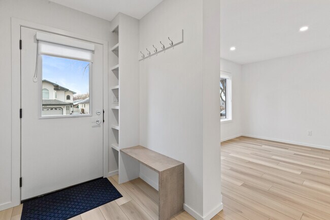 Photo du bâtiment - 11440-11487 87 St NW