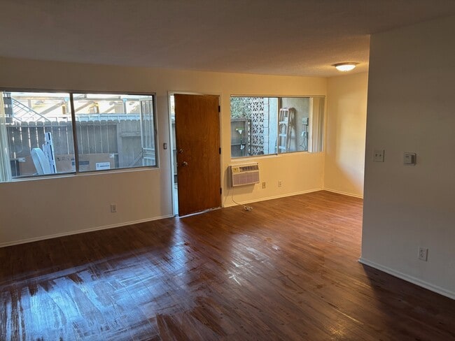 Building Photo - 12415 Archwood St