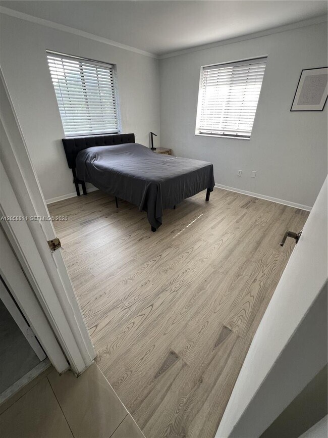 Foto del edificio - 961 E 9th St