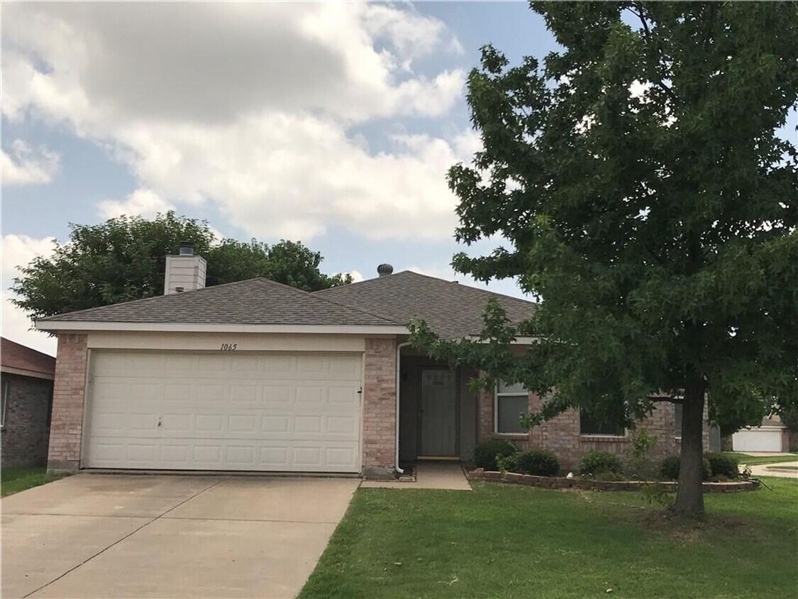 Great Location. Community Pool! House Rental in Fort Worth, TX