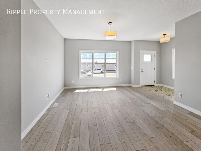 Building Photo - BRAND NEW SPACIOUS 3 BEDS, 2.5 BATHS UPPER SUITE | MODERN OPEN-CONCEPT LIVING IN HUXLEY