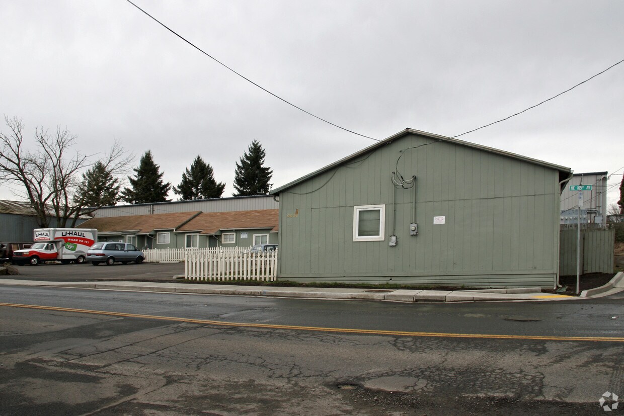 Building Photo - 5043 NE 105th Ave