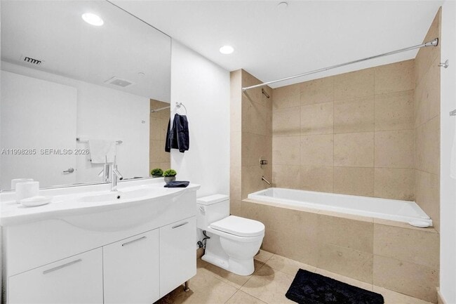 Foto del edificio - 475 Brickell Ave