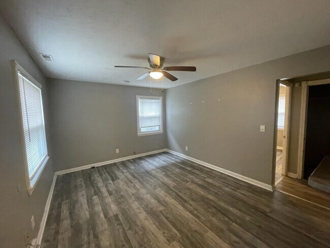 Foto del edificio - 4445 E 144th St
