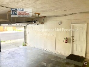 Building Photo - 1055b Grand Ave