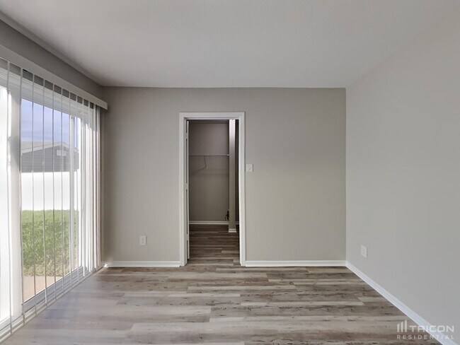 Building Photo - 3007 W Longbranch Dr