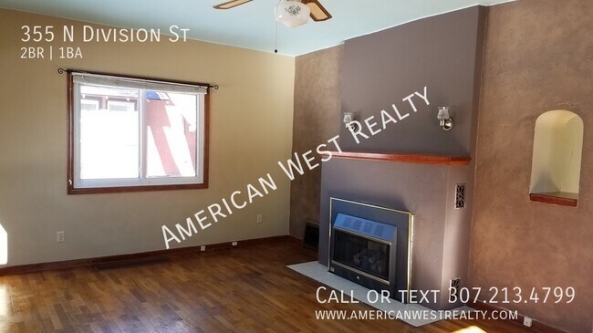 Foto del edificio - 355 N Division St