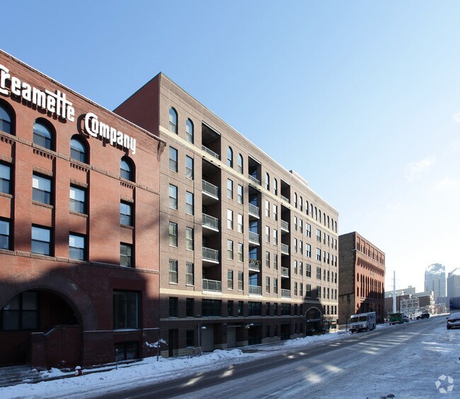 Building Photo - Lindsay Lofts