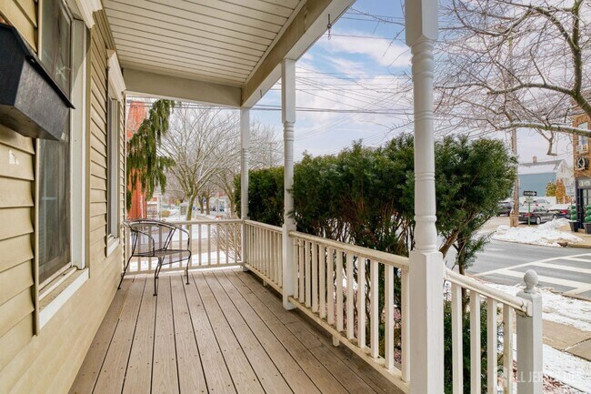 Foto del edificio - 61 N Main St