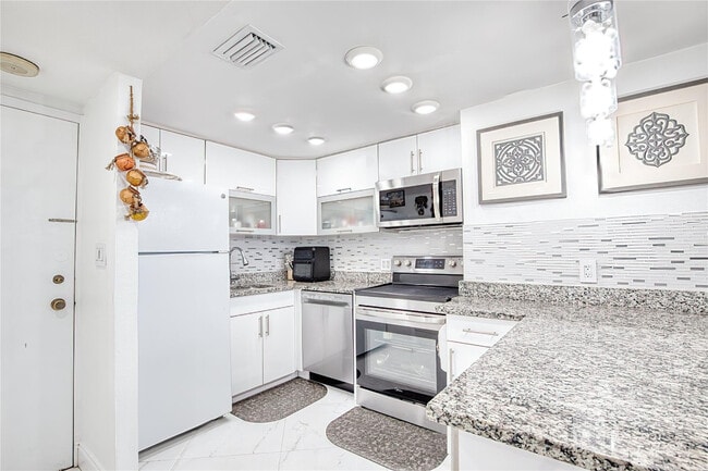 Foto del edificio - 111 Briny Ave