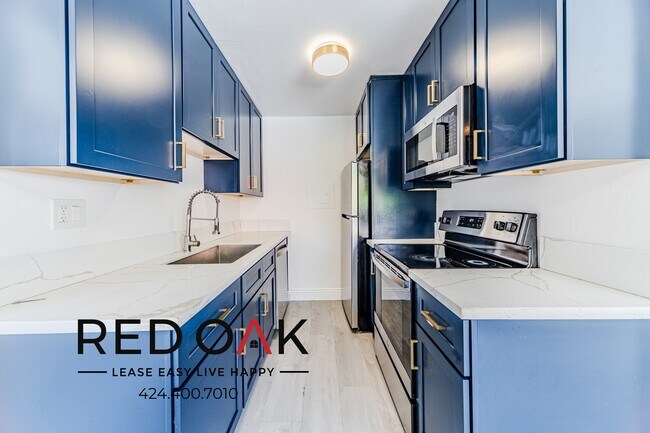 Building Photo - 1757 N Orange Dr